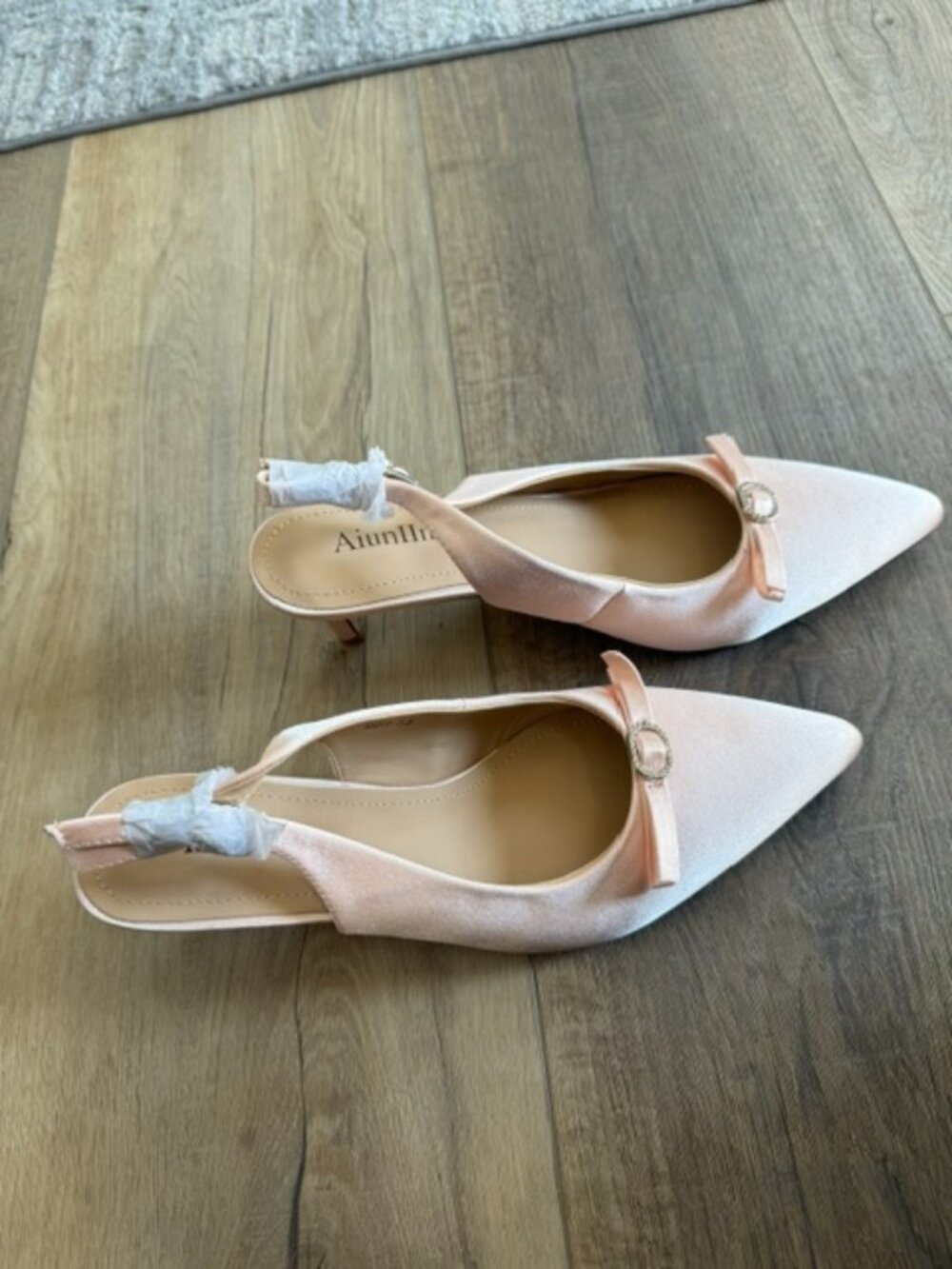 NEW AiunIInd Women's Pink Satin Pointed Toe Stiletto Heels Size 7.5